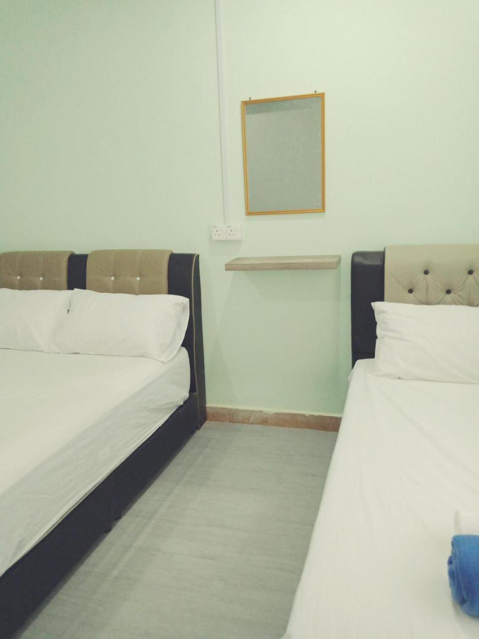 Iz Budget Kampung Kuala Besut Ngoại thất bức ảnh
